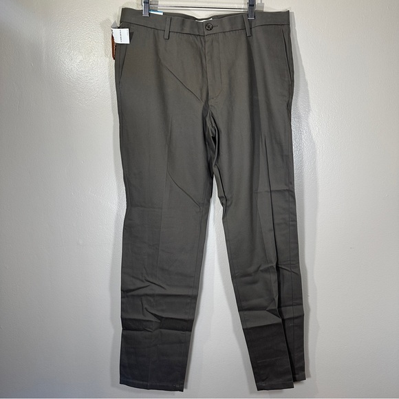 NEW Dockers Signature Khaki. W36 L34 - Picture 2 of 10